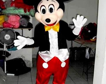 Mickey Mouse acusado de  abuso sexual