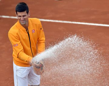 Milagro: Djokovic estuvo cerca de sacarse un ojo