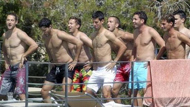 Mirá las fotos de la loca despedida de soltero de Novak Djokovic