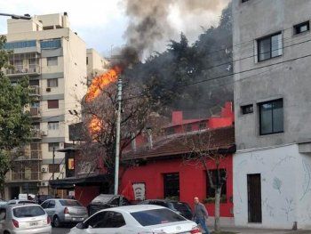 Se incendió la famosa parrilla Lo de Charly