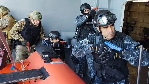 El video del impactante entrenamiento de la Armada Argentina con la Guardia Costera de Estados Unidos
