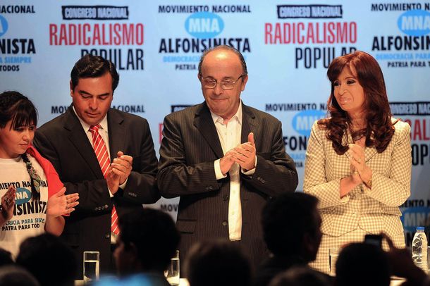 CFK en el acto de la UCR popular: Lejos estamos de un fin de ciclo