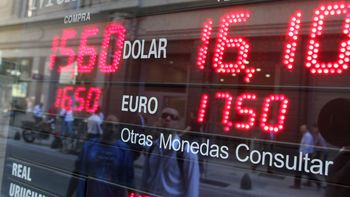 el dolar supero los $16 por primera vez en nueve meses el dolar supero los $16 por primera vez en nueve meses