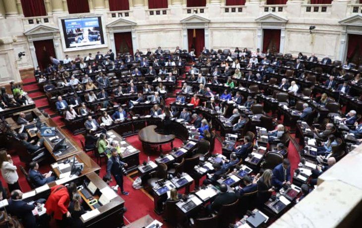 Diputados aprobó la reforma que limita los DNU en general, pero se frenó en particular: decide el Senado