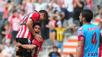 estudiantes derroto a arsenal en el inicio del torneo final estudiantes derroto a arsenal en el inicio del torneo final