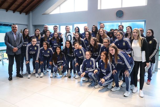 Las chicas fueron visitadas por Mauricio Macri antes de viajar