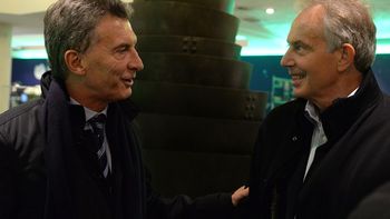 tras reunirse con cameron, macri mantuvo un breve encuentro con tony blair tras reunirse con cameron, macri mantuvo un breve encuentro con tony blair