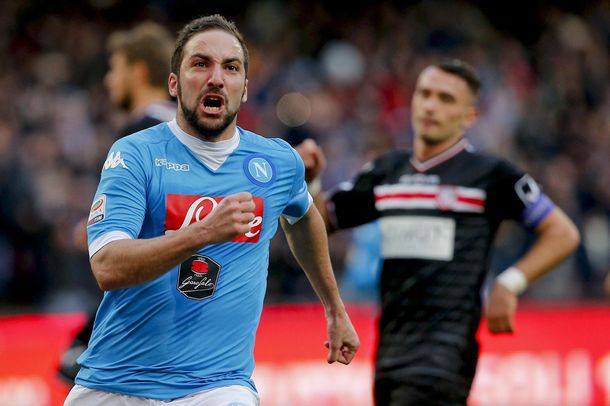 Hace historia en Napoli: Higuaín alcanzó un récord de Maradona