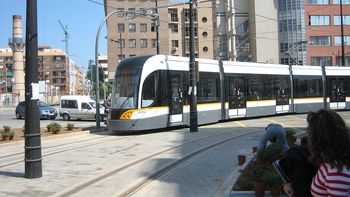 El proyecto del tren-tranvía buscará mejorar la conectividad en la capital uruguaya y la zona metropolitana. El proyecto del tren-tranvía buscará mejorar la conectividad en la capital uruguaya y la zona metropolitana.