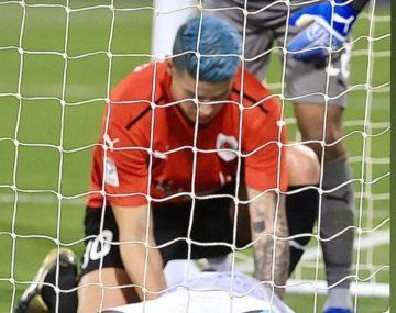 James Rodríguez le salvó la vida a un rival en medio del partido