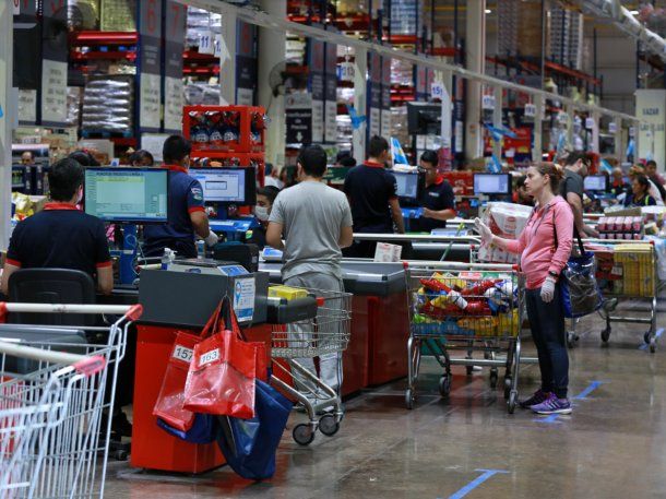 Advierten sobre posible faltante de café, papel higiénico y alimento para mascotas 