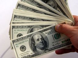 AFIP: cómo solicitar la devolución de percepciones y cómo afecta el dólar tarjeta
