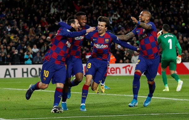 Con un golazo de Messi y en el debut de Setién, Barcelona venció a Granada y volvió a la punta