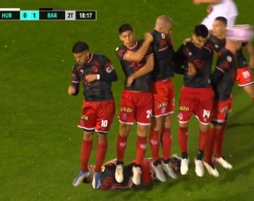 La polémica de la noche: ¿era penal para Huracán contra Barracas Central?