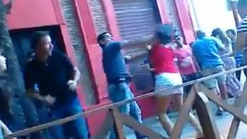 apartan al policia que golpeo a dos mujeres en entre rios apartan al policia que golpeo a dos mujeres en entre rios