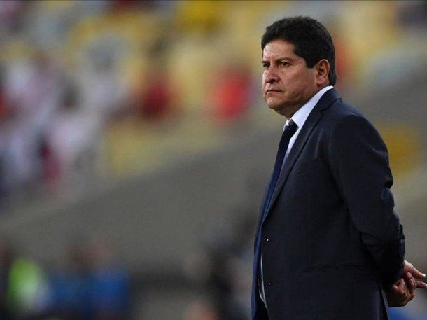 El DT de Always Ready aseguró que el árbitro estaba comprado por Boca