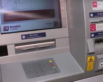 La estafa más temida: ¿qué hay que hacer para evitar fraudes en los cajeros automáticos?