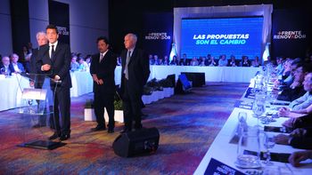 massa no se pronuncia ni por macri ni por scioli: defiende su cambio massa no se pronuncia ni por macri ni por scioli: defiende su cambio