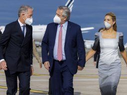 Alberto Fernández extiende un día más su gira por Europa