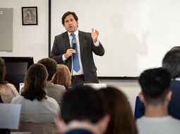 Diego Labat disertó sobre el sistema bancario en la Universidad de Montevideo. Diego Labat disertó sobre el sistema bancario en la Universidad de Montevideo.