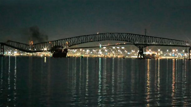 Se derrumbó un puente en Baltimore tras ser embestido por un buque carguero
