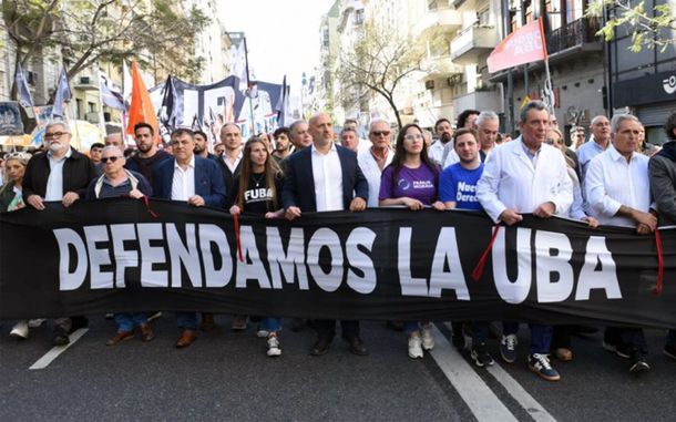 Sigue la lucha de docentes y no docentes universitarios.