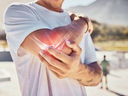 Ideal para fortalecer los huesos: los ejercicios recomendados para los post60