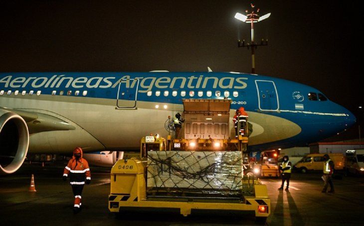 Partió un nuevo vuelo de Aerolíneas Argentinas a Rusia en busca de más vacunas Sputnik V