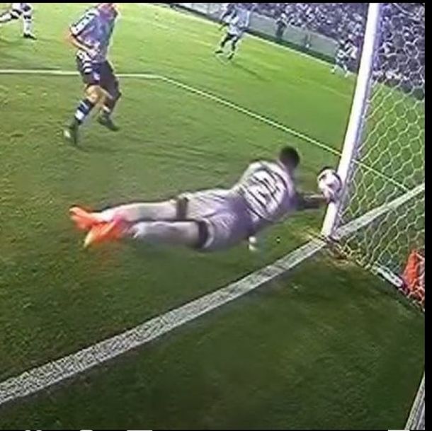 Robo es tendencia en Twitter: miles de usuarios se quejaron por River-Argentinos y Racing-Tigre