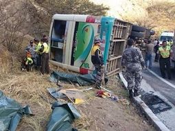 Tragedia en Perú por la caída de un camión