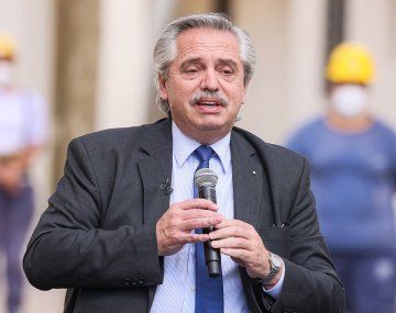 Alberto encabeza un sorteo de créditos para construcción y refacción de casas