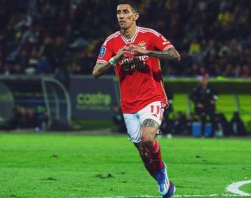 El golazo de Ángel Di María para el 1-0 de Benfica ante Arouca
