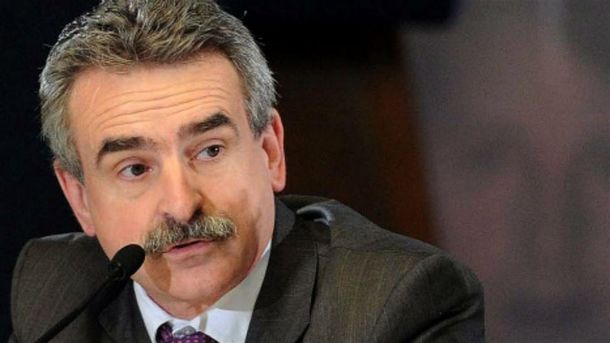 El cambio de look del diputado Agustín Rossi