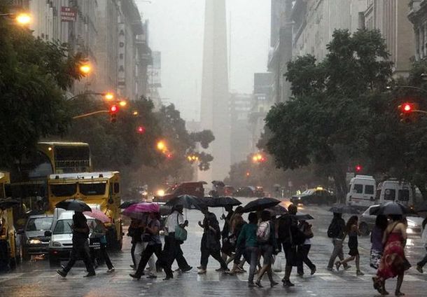A qué hora de este miércoles llegan las lluvias y el alivio al AMBA: los detalles del SMN