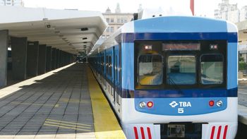 el tren sarmiento para este jueves y la medida afecta a 350 mil usuarios el tren sarmiento para este jueves y la medida afecta a 350 mil usuarios