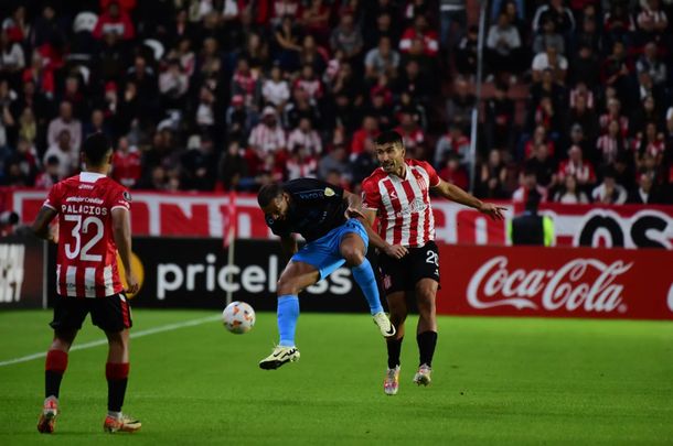 Se postergó el partido entre Estudiantes y Gremio por las inundaciones en Brasil