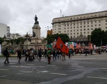 Movilización hacia el Congreso: redoblan la protesta contra la reforma laboral