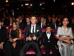 cristiano ronaldo volvio a ganarle a messi y se quedo el premio the best de la fifa cristiano ronaldo volvio a ganarle a messi y se quedo el premio the best de la fifa