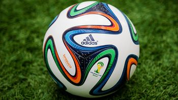 la pelota del mundial tendra una camara hd la pelota del mundial tendra una camara hd
