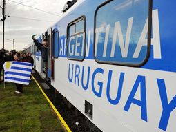 AFE reactivará el servicio de trenes entre Salto y Concordia (Entre Ríos). AFE reactivará el servicio de trenes entre Salto y Concordia (Entre Ríos).