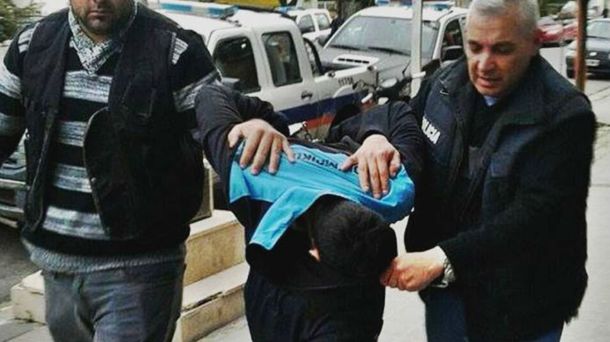 Ladrón distraído: robó una casa pero se olvidó una mochila con sus documentos