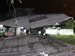 un tornado causo destrozos en la capital de cordoba un tornado causo destrozos en la capital de cordoba
