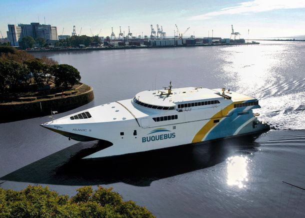 El Frente Amplio busca que el gobierno brinde explicaciones por el nuevo costo al turismo fluvial.