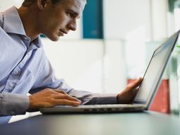 Aseguran que los hombres que miran mucho porno tienen menos capacidad intelectual