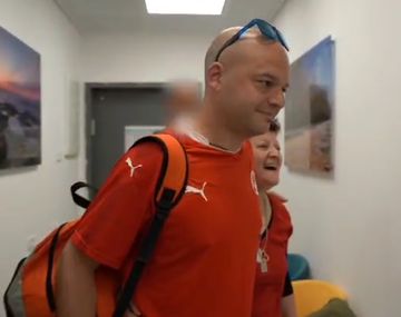 Abrazo y lágrimas: el momento en que Iair Horn se reencontró con su padre