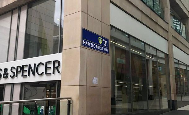 Una calle de la ciudad de Leeds lleva el nombre de Marcelo Bielsa