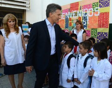 Macri le reclama al Gobierno reabrir las escuelas y defendió a Acuña