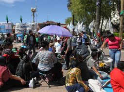 instalaron 400 carpas en plaza de mayo contra el tarifazo y el ajuste instalaron 400 carpas en plaza de mayo contra el tarifazo y el ajuste
