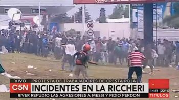 incidentes con los trabajadores de cresta roja y gendarmeria en ezeiza incidentes con los trabajadores de cresta roja y gendarmeria en ezeiza