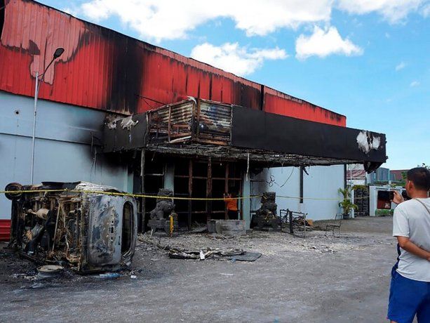 Indonesia: al menos 19 muertos tras un choque étnico e incendio en una discoteca